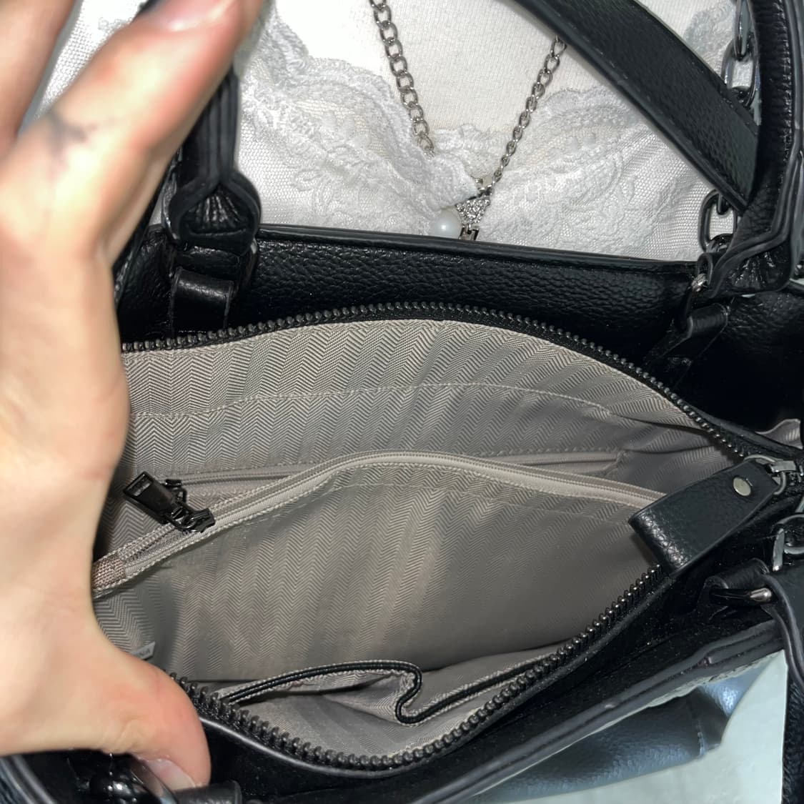 가죽 체인 숄더백 상품이미지4