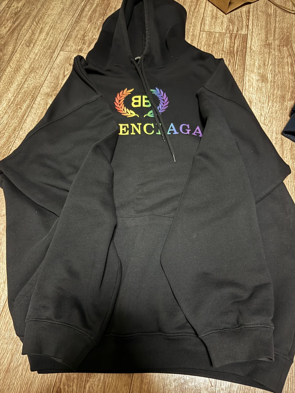 발렌시아가 월계수 후드티 상품이미지1