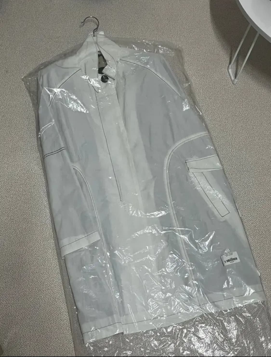 마뗑킴 클래식 로고 맥 코트 (화이트) 상품이미지4