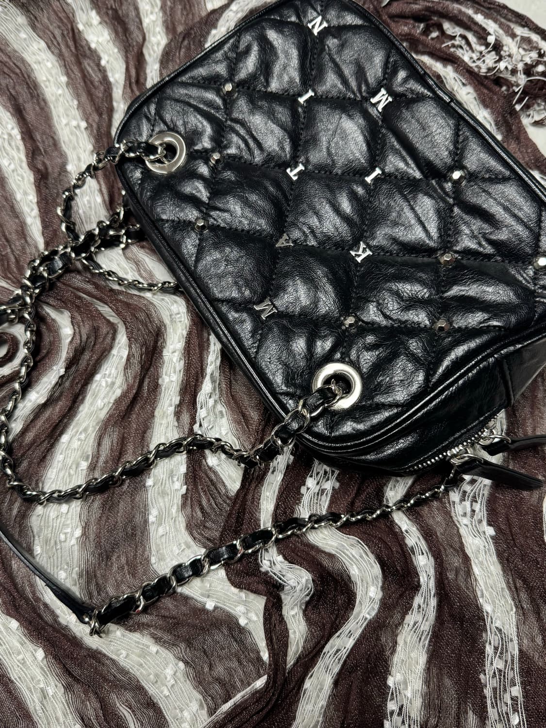 마뗑킴 스터드 미들 퀄팅백 상품이미지3