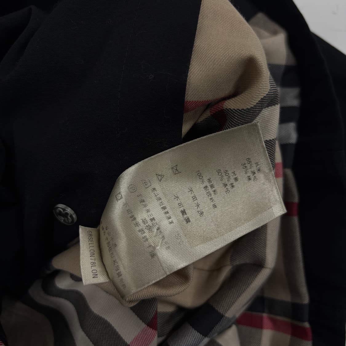 버버리 블랙 하프 트렌치 코트  상품이미지9