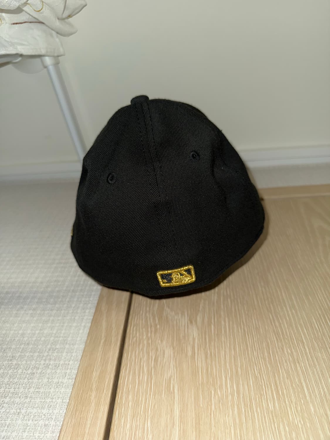 뉴에라 양키스 올블랙 fitted cap 상품이미지2