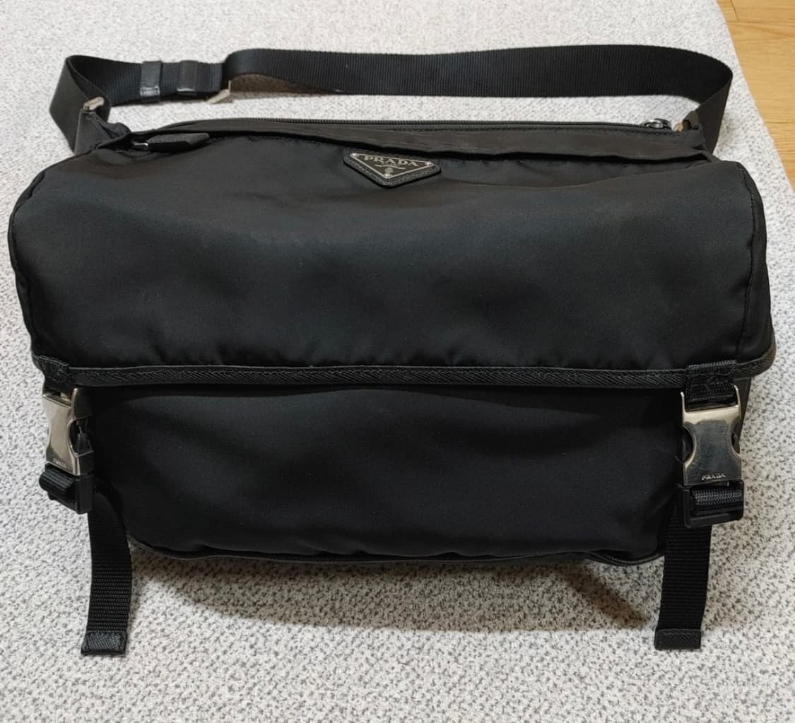 [L] 프라다 테수토 나일론 바이커백 크로스백 블랙 라지 2VH994 상품이미지2
