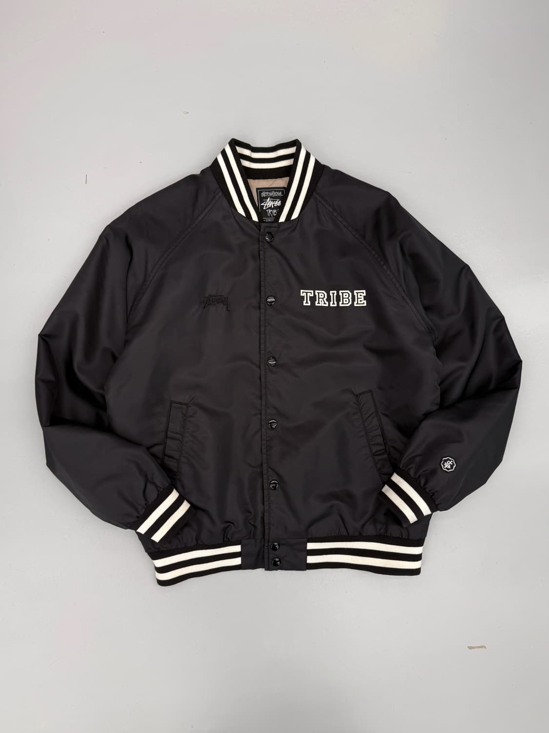 스투시 루즈핏 00‘s 인터네셔널 트라이브 나일론 바시티 자켓 상품이미지2