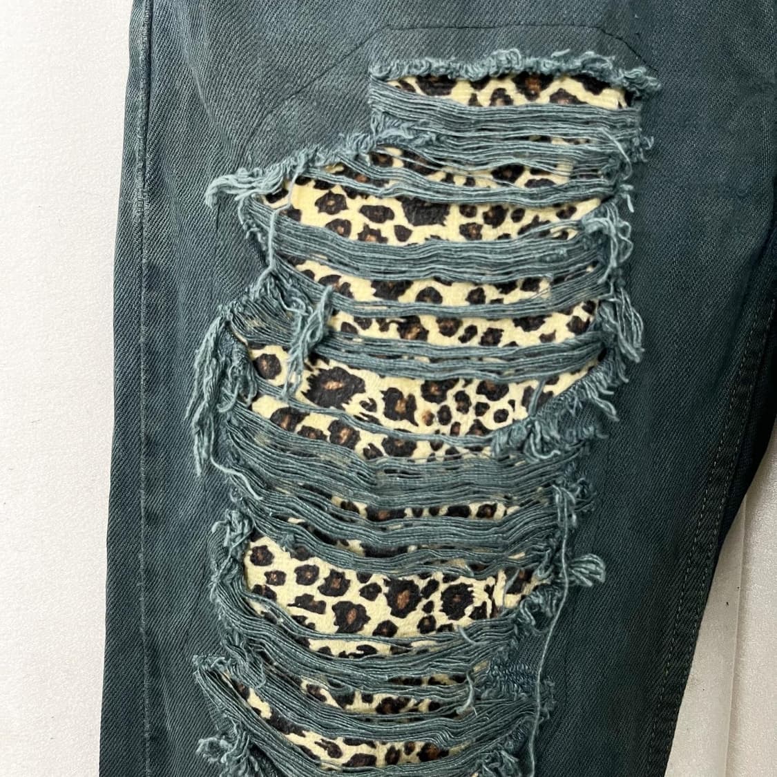 리바이스 505 블랙 호피 포인트 데님 팬츠 상품이미지4