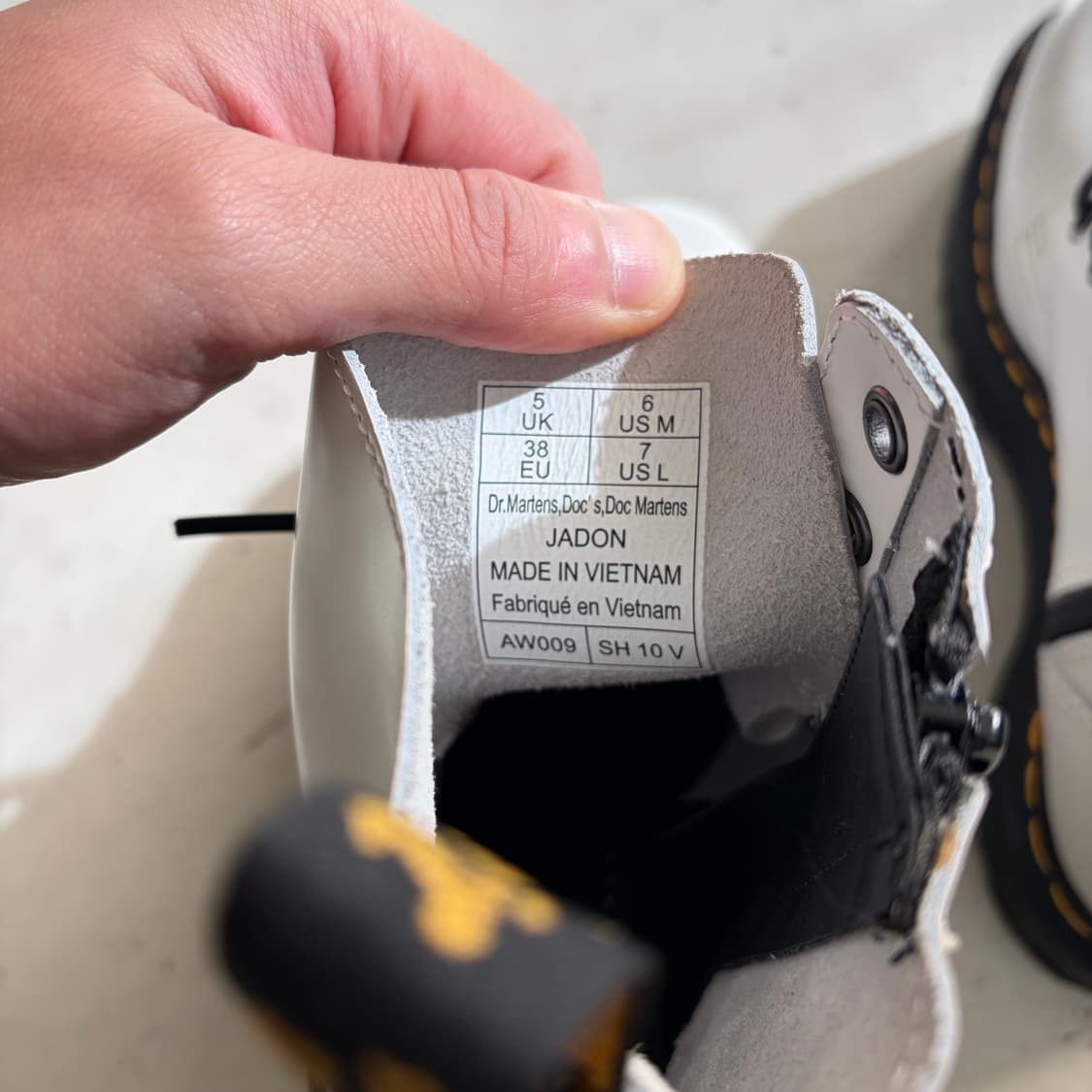 닥터마틴 제이든 폴리시드 스무스 8홀 부츠 상품이미지7