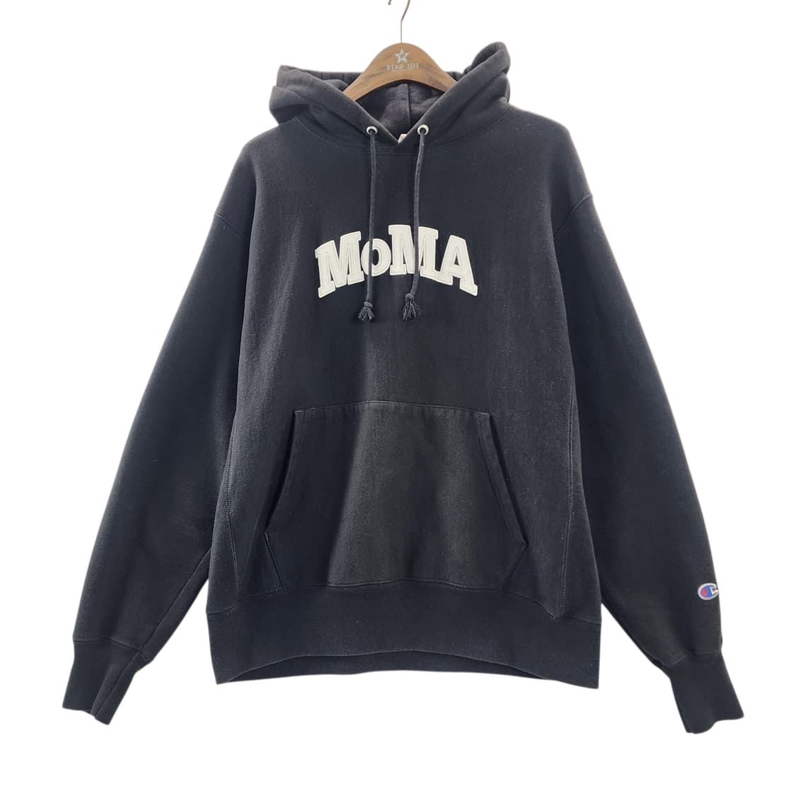 [L] 챔피온 x MOMA 리버스 위브 후드 블랙 상품이미지1