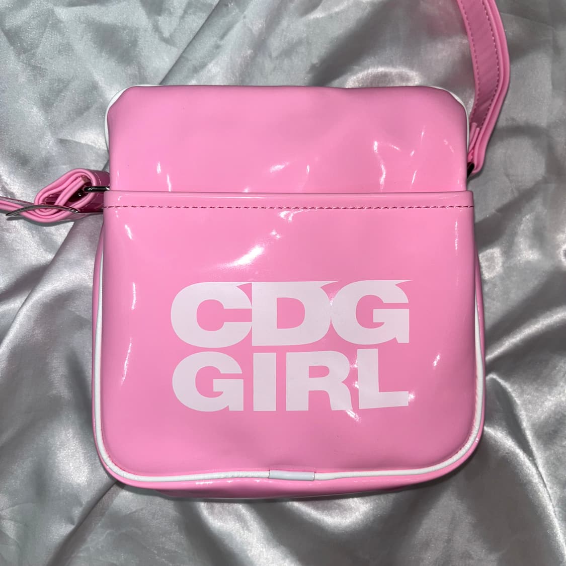 꼼데가르송 걸 에나멜 핑크 가방 상품이미지3