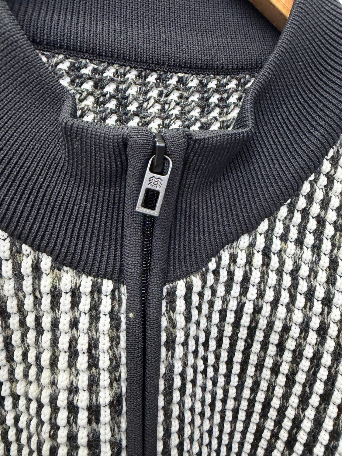 정품) 코오롱 블랙 화이트 스트라이프 집업 가디건 105 상품이미지5