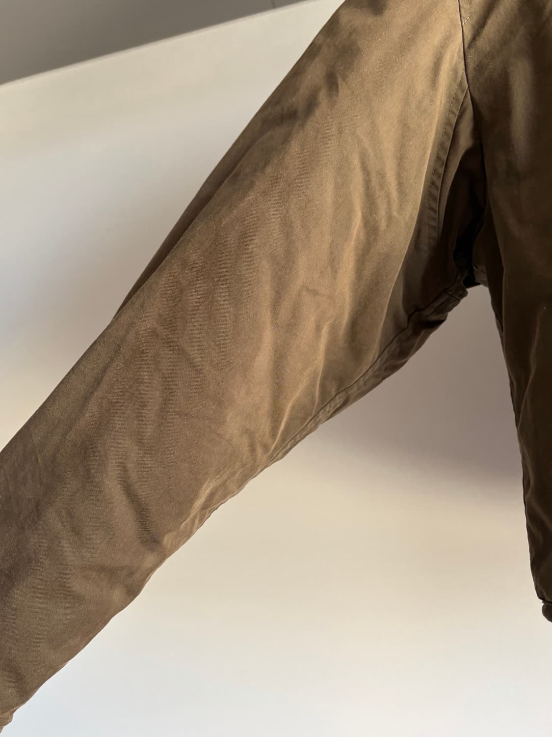 유니클로 U 숏패딩 카키 s  여성용 유니클로르메르 상품이미지7