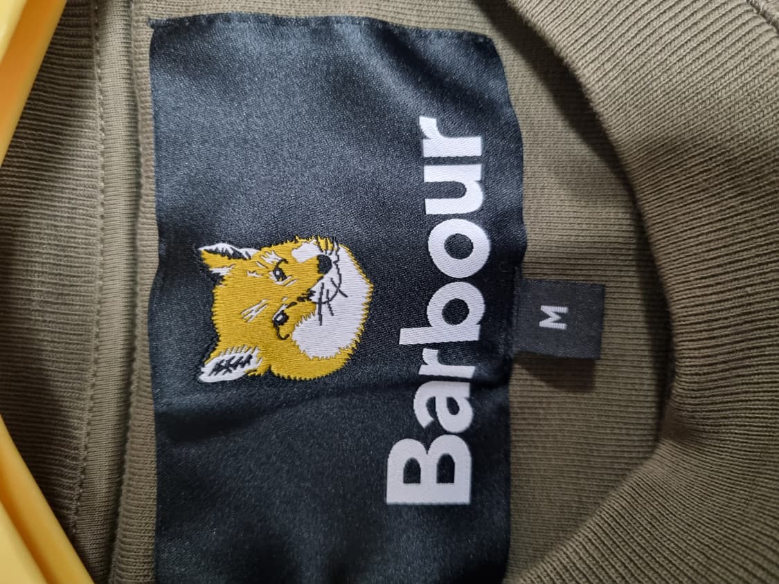 바버 메종키츠네 콜라보 맨투맨  상품이미지3