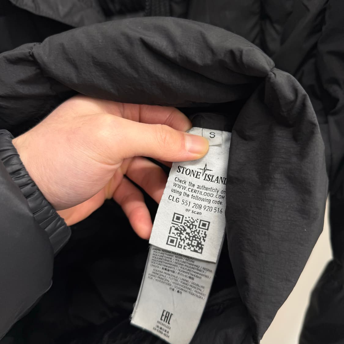 [S] 스톤아일랜드 크링클랩스 후드 패딩 블랙 상품이미지5