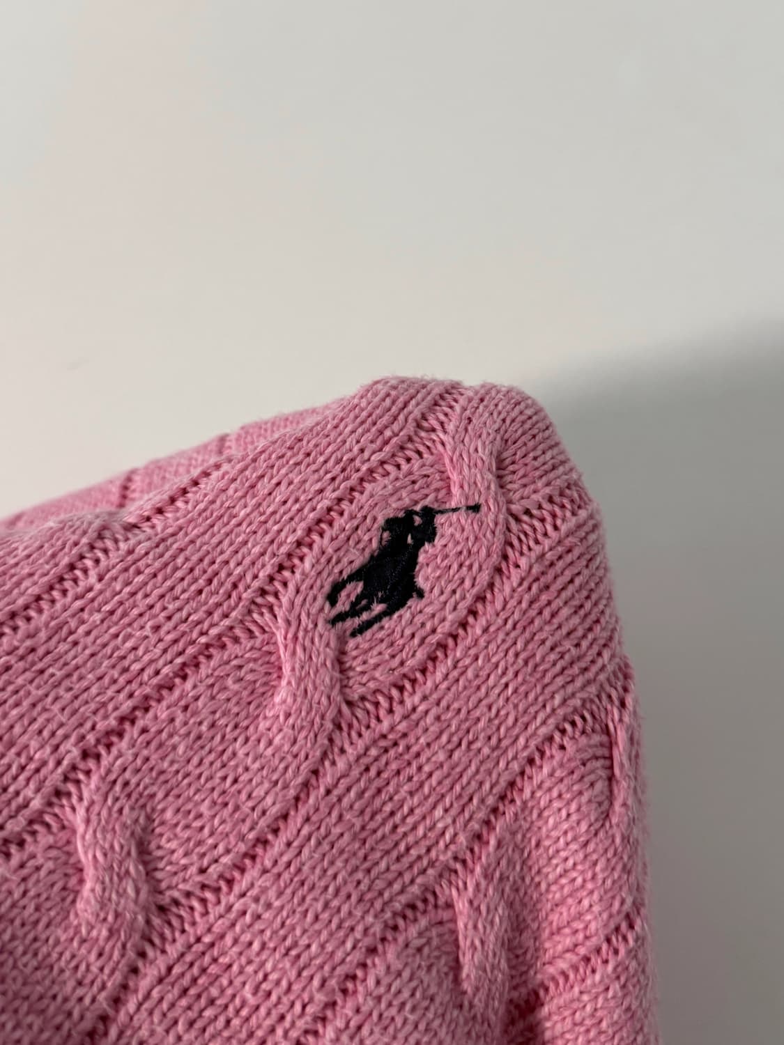 폴로 랄프로렌 오버핏 신형 QR라벨 베이비핑크 코튼 꽈배기 니트 상품이미지4