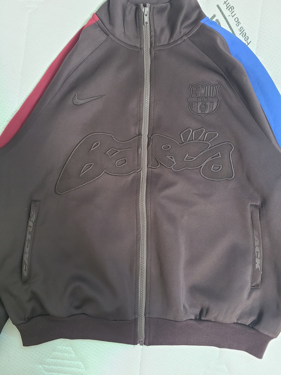 트래비스 스캇 x 바르샤 레트로 자켓 상품이미지2