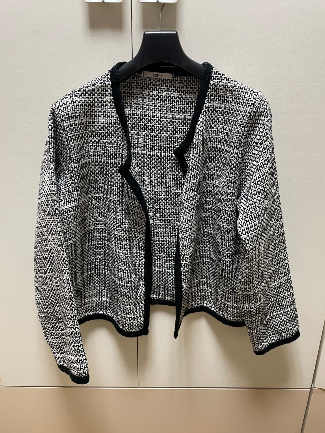 ZISbuy 블랙&화이트 가디건 상품이미지1