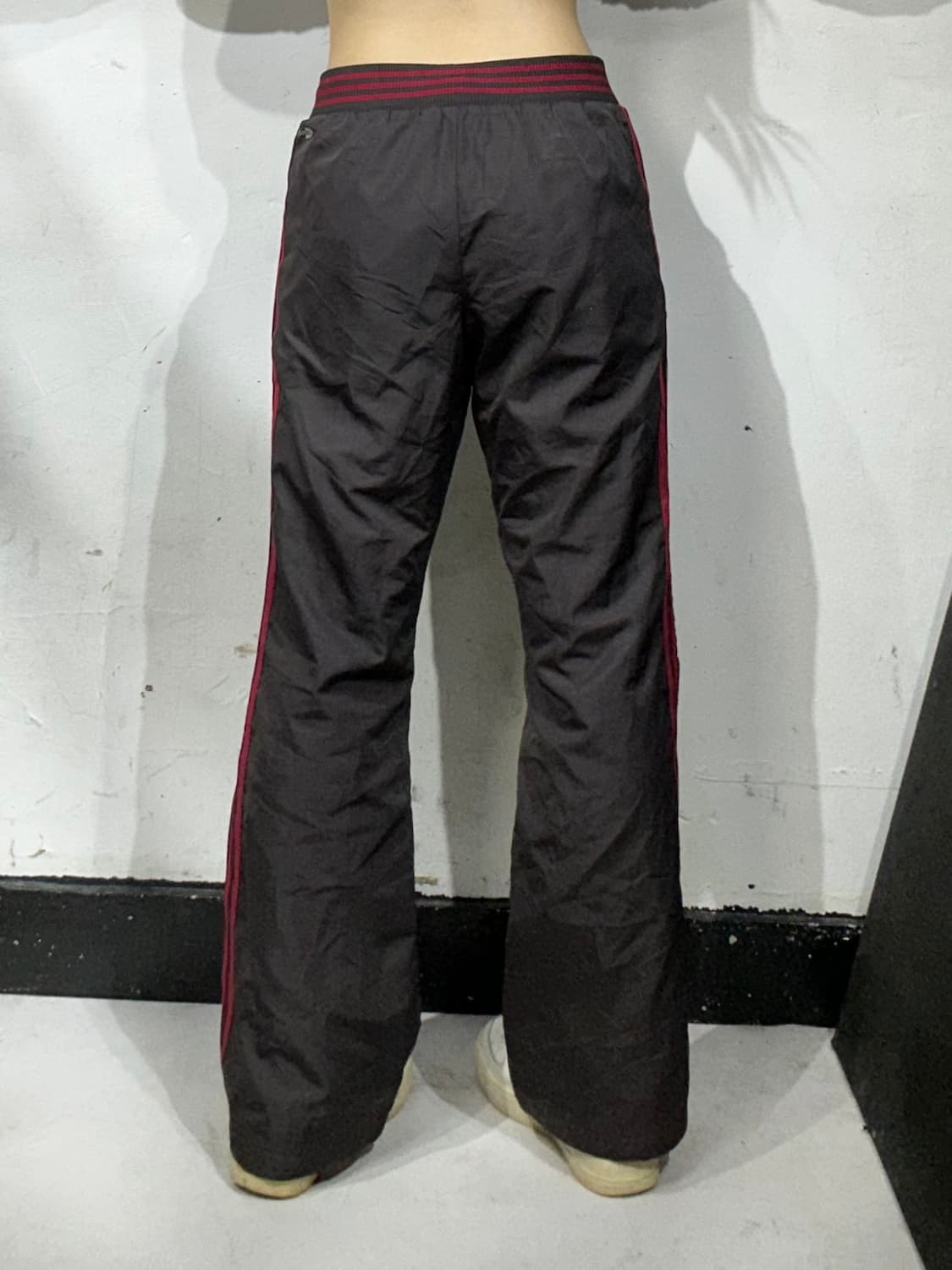 아디다스 브라운 트랙 부츠컷 와이드 레드 삼선 트레이닝 팬츠 S 상품이미지3