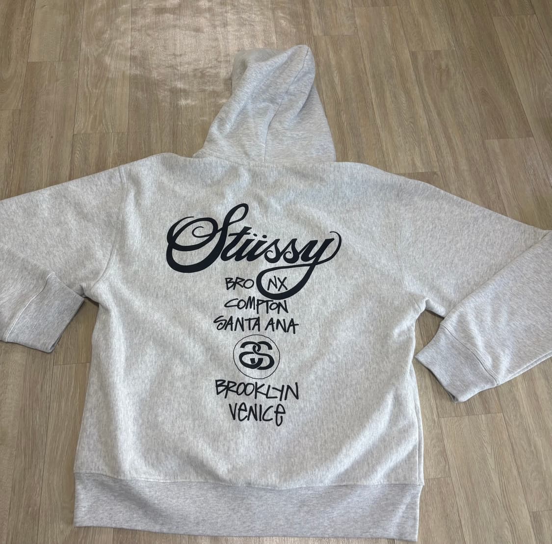 스투시 월드투어 후드집업 상품이미지1