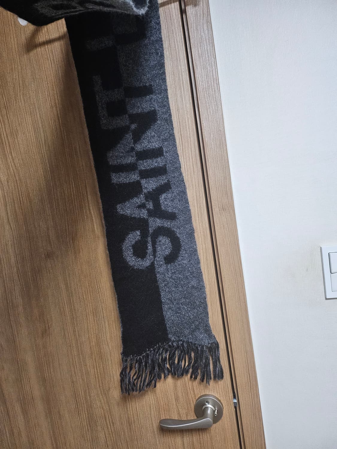 생로랑 머플러 상품이미지1