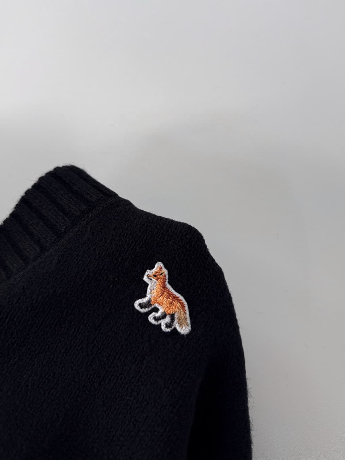 메종키츠네 루즈핏 베이비폭스로고 블랙 가디건 상품이미지3