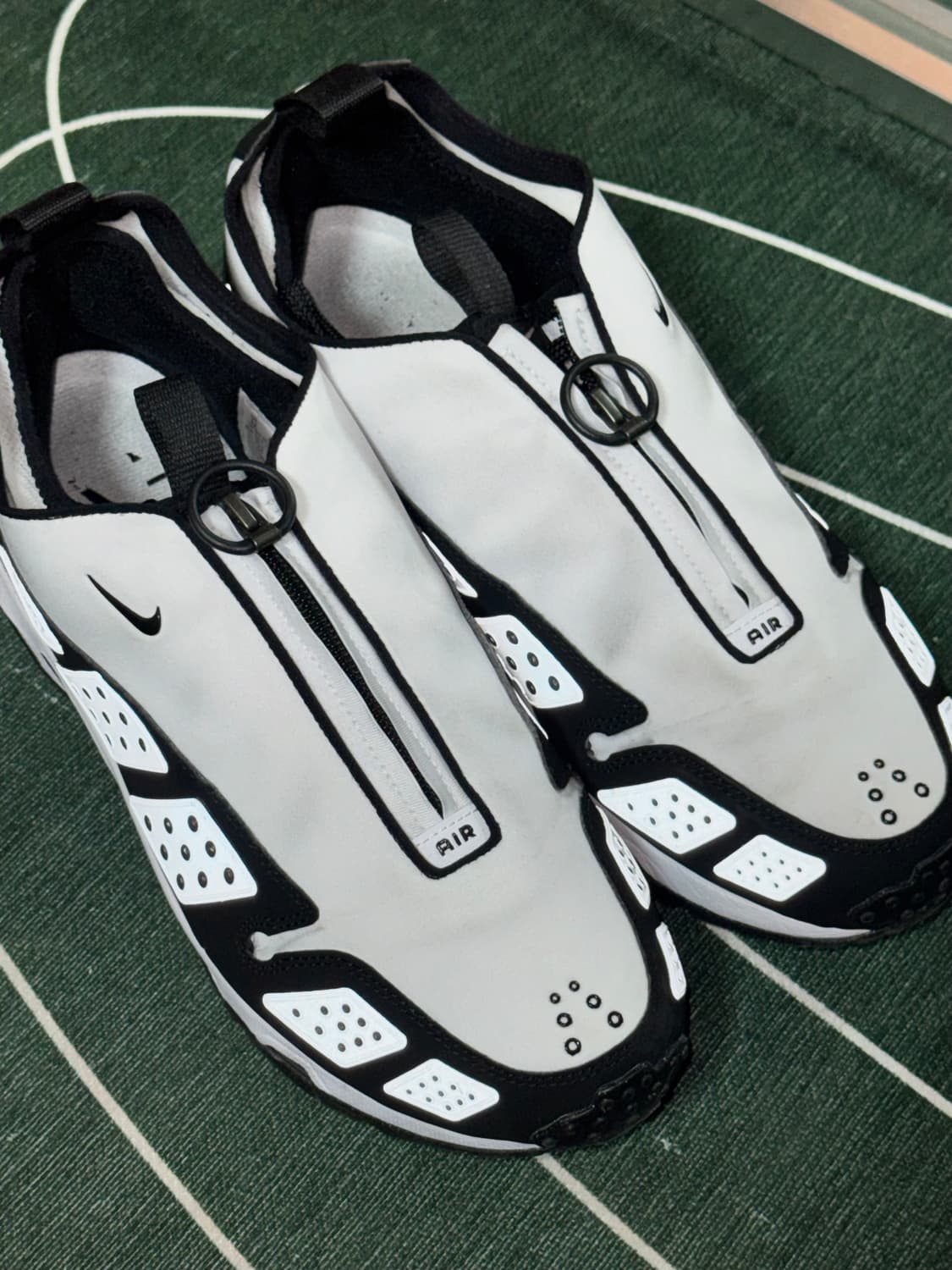 나이키 SNDR 블랙 앤 화이트 290 상품이미지1