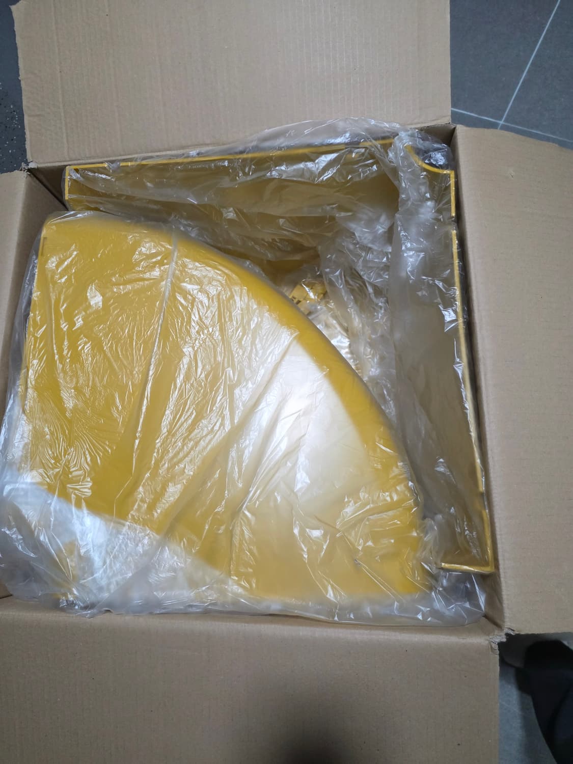 비라인 모듈 테이블 옐로우 새제품 상품이미지1