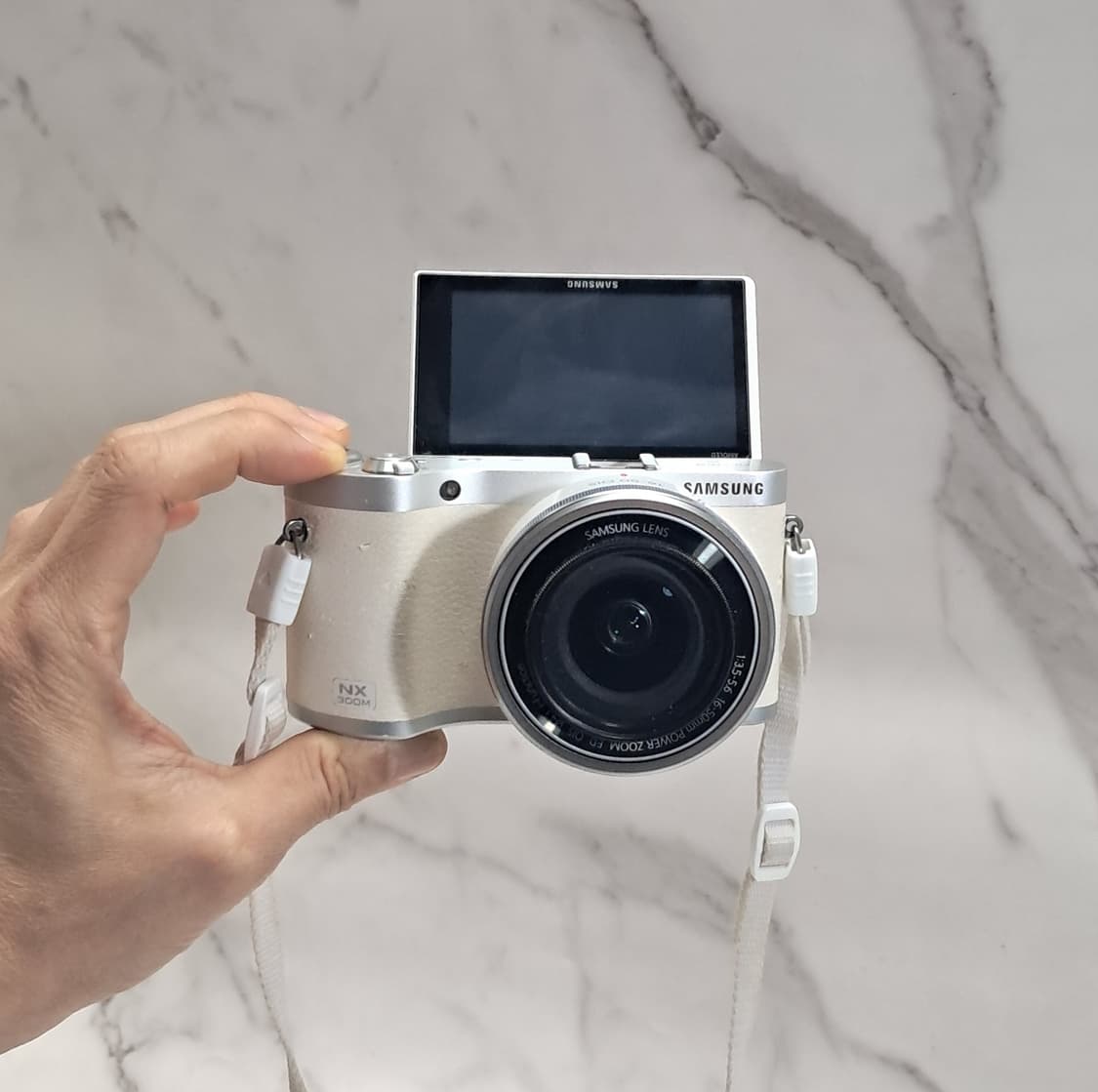 셀카가능) 삼성 미러리스 NX300M 화이트! 디지털 카메라 상품이미지1