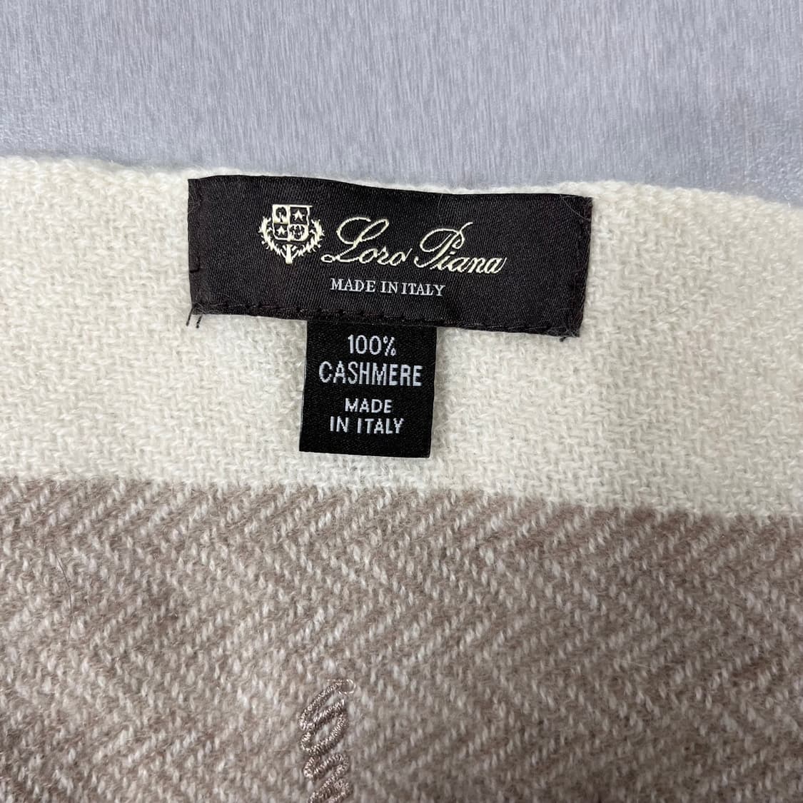 로로피아나 캐시미어100 머플러 상품이미지4