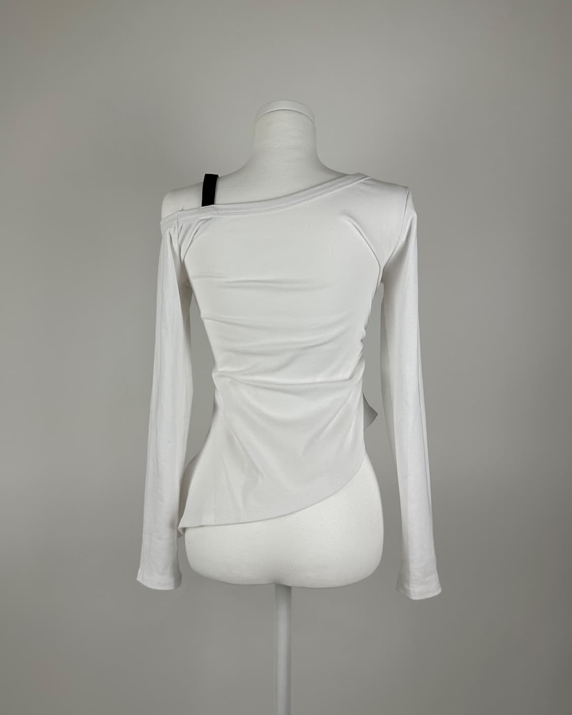 화이트 레터링 언발 긴팔티 상품이미지6