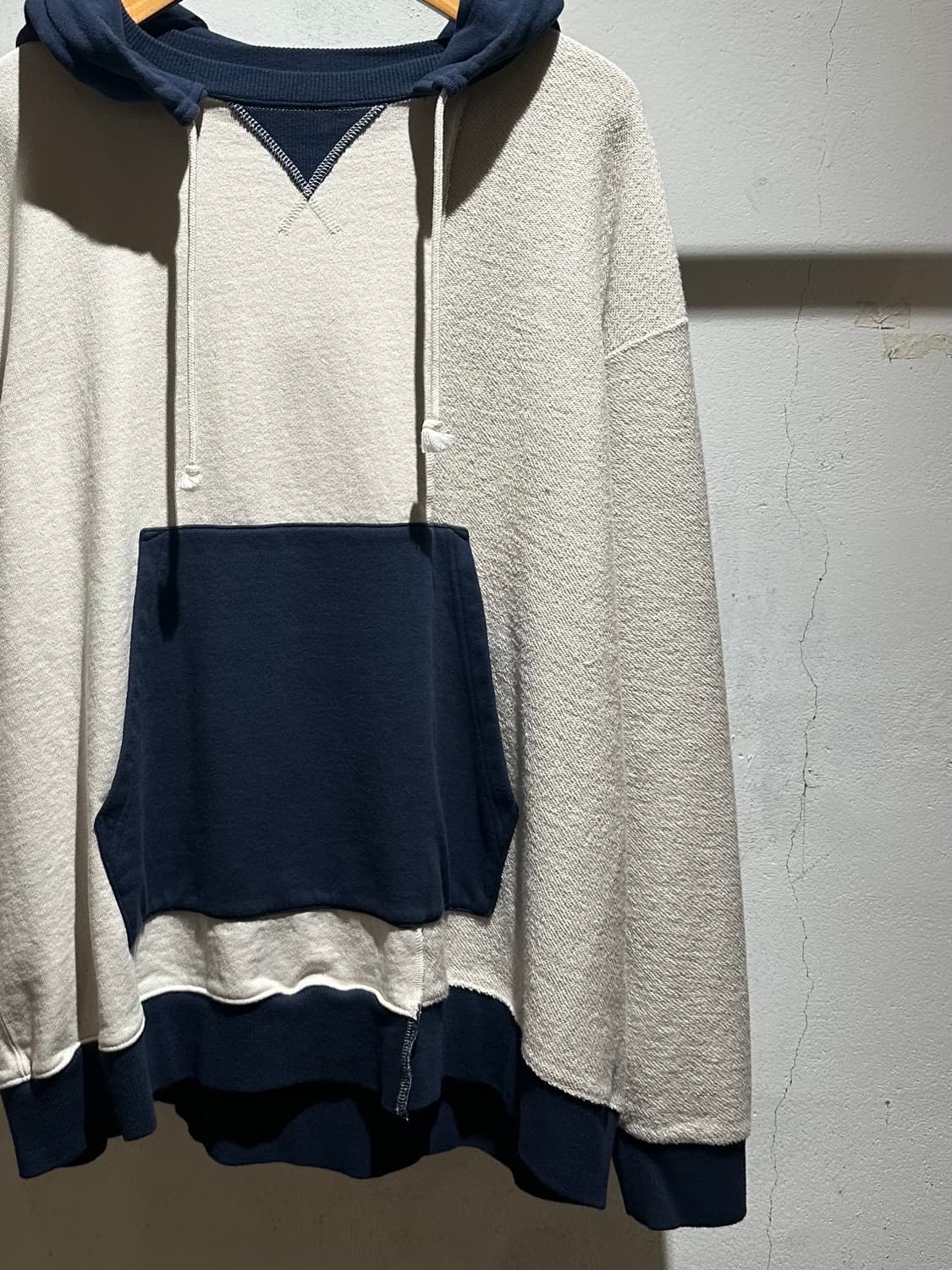 Name. Asymmetric Switching Hoodie 상품이미지2