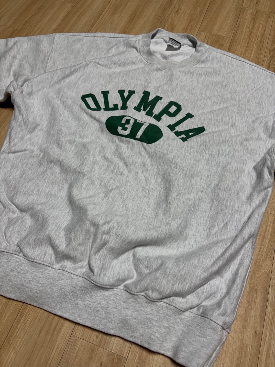 아웃스탠딩 맨투맨 상품이미지1