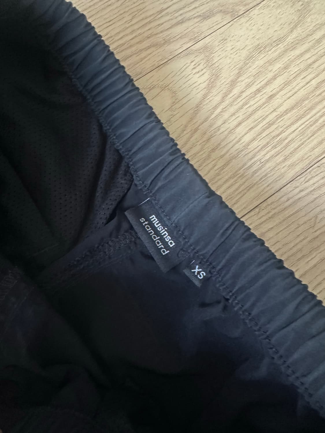 무신사 스탠다드 나일론 파라슈트 스커트 블랙 XS 상품이미지3