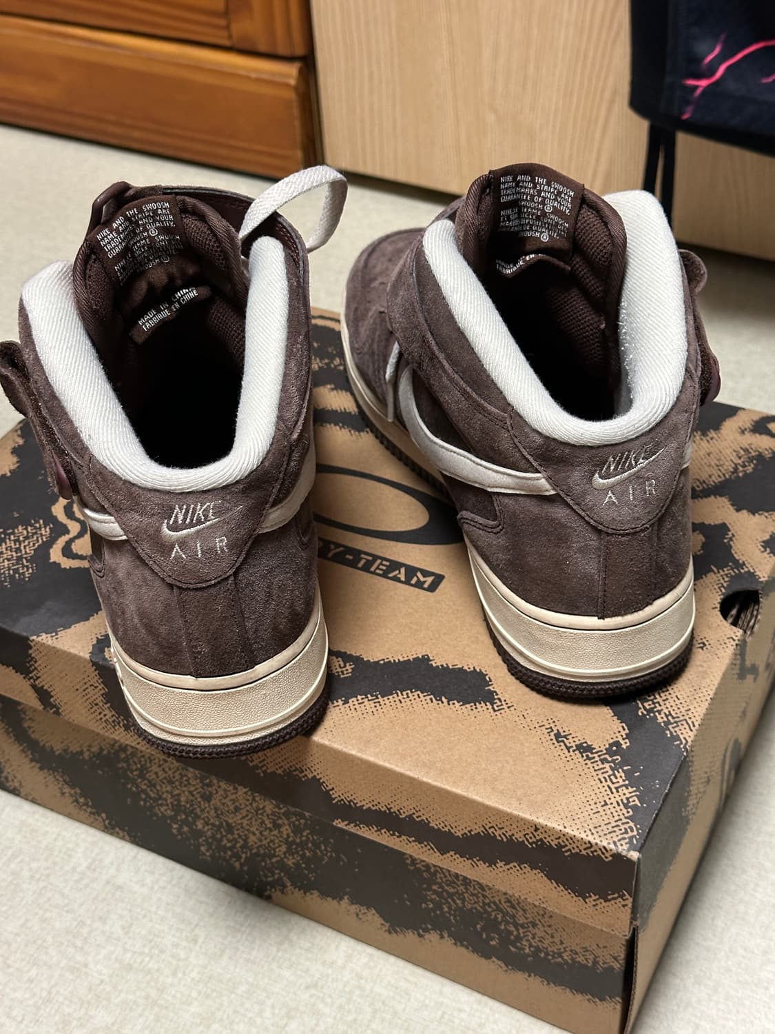 나이키 에어포스 1 미드 '07 270 상품이미지5