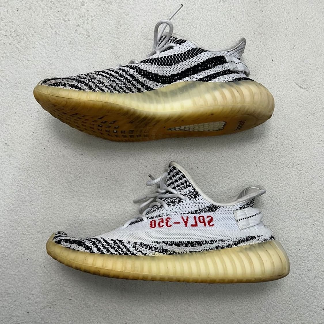 아디다스 이지부스트 350 V2 지브라 스니커즈 280 상품이미지2