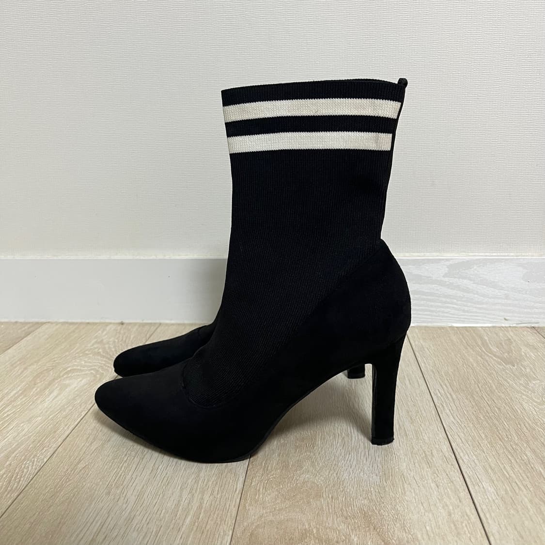 [SHOOPEN] 삭스 부츠 9cm / 245mm (스판 앵클 힐) 상품이미지1