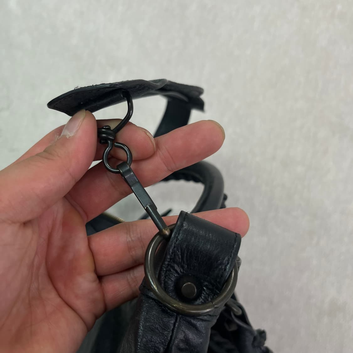 발렌시아가 115748 블랙 램스킨 클래식 시티 모터백 상품이미지8