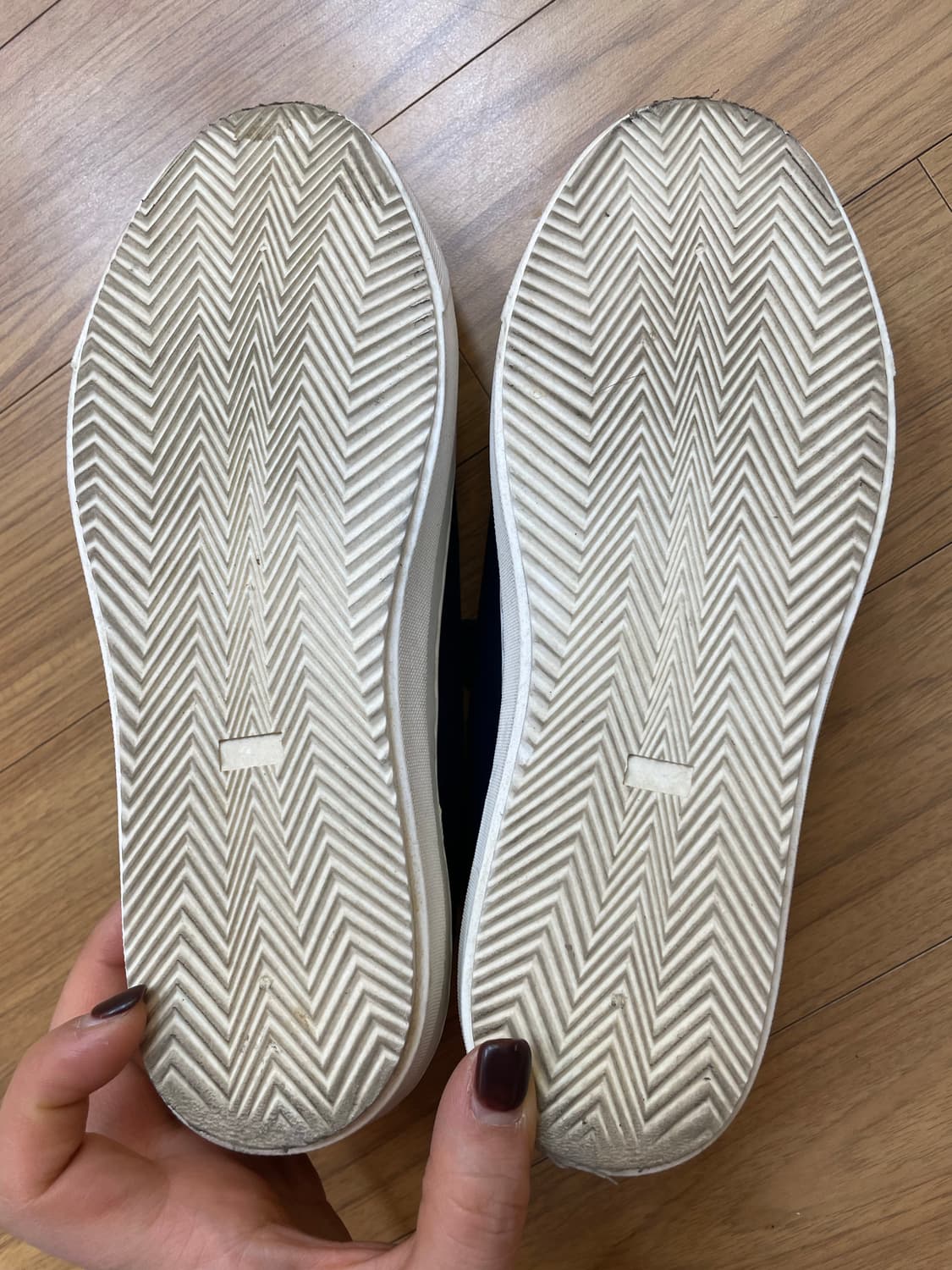 구호 네이비 가죽 스니커즈 245 상품이미지6