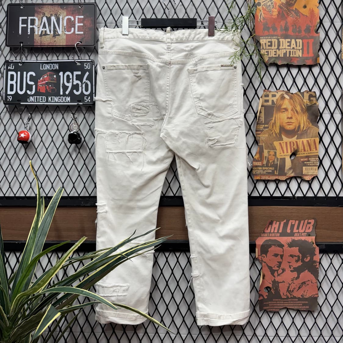 디스퀘이드2 디스트로이드 데님 팬츠 후면 로고 포인트 화이트 상품이미지2