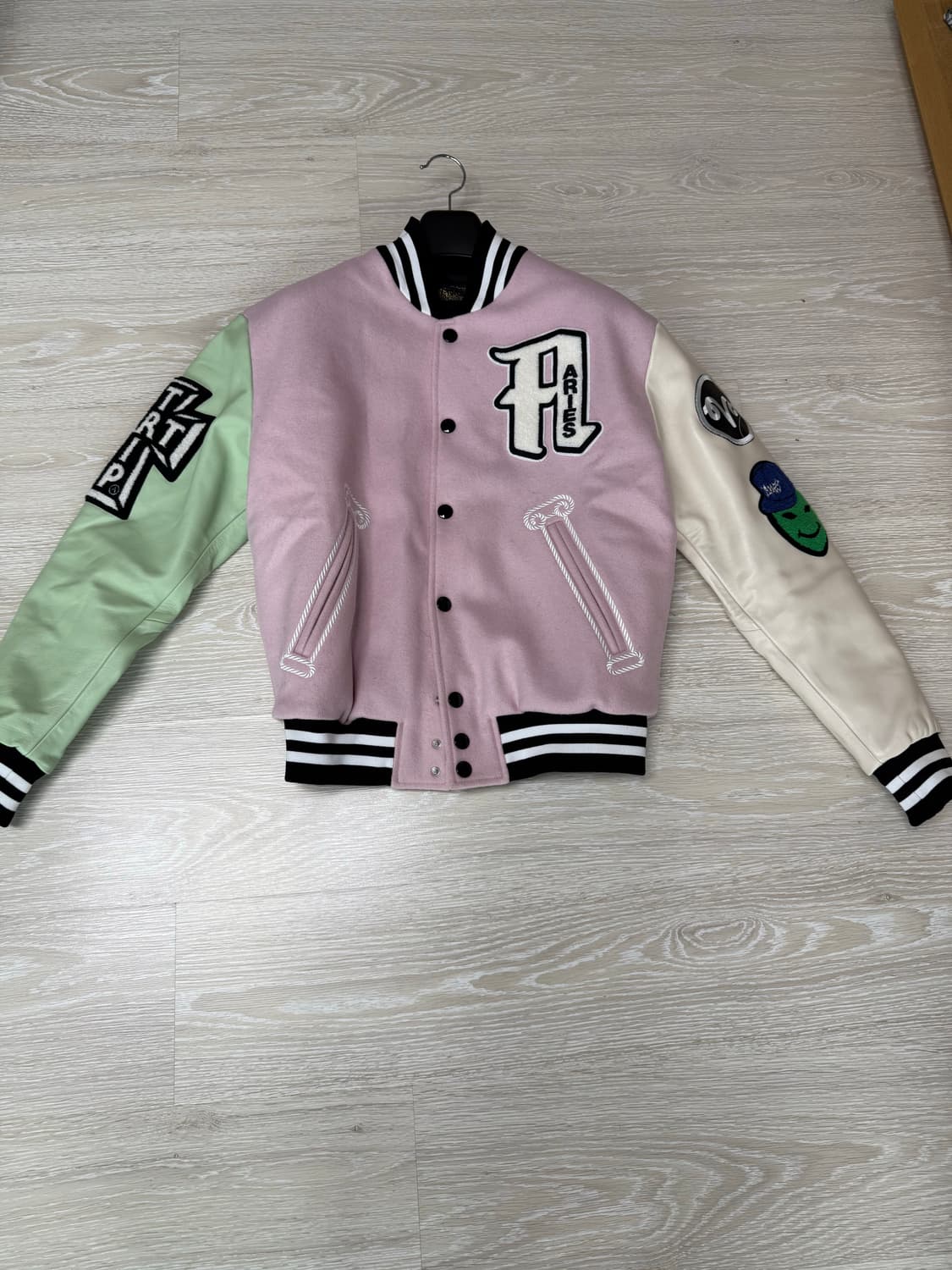 에리즈 바시티 자켓 s사이즈 상품이미지2