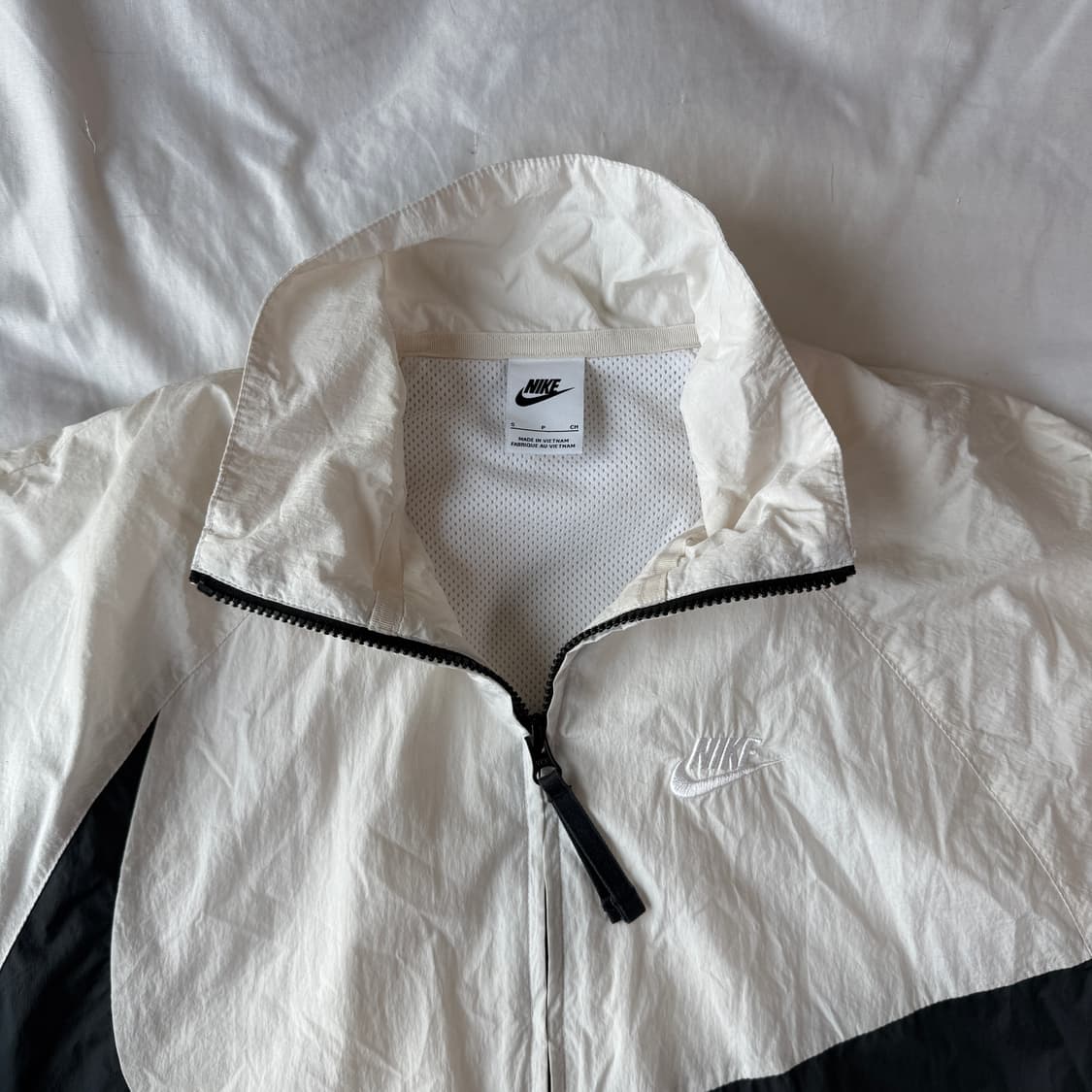 나이키 빅스우시 바람막이 화이트/블랙 오버핏 M-L 상품이미지3
