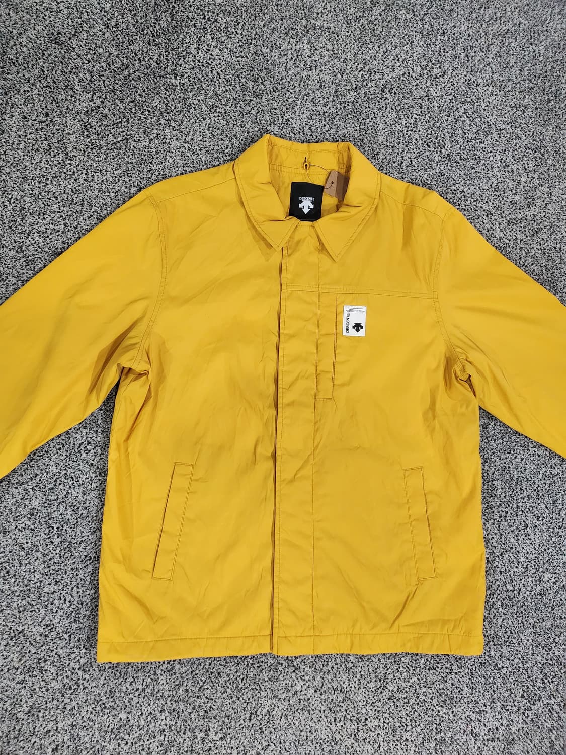 데상트 옐로우 경량 자켓 M 상품이미지1