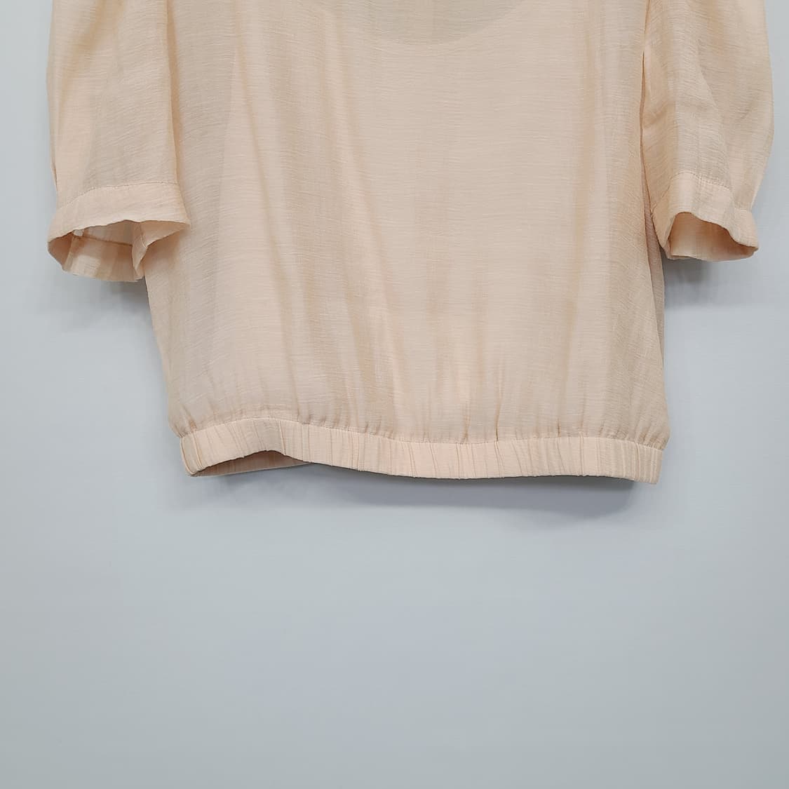 에고이스트 퍼프 소매 크롭 블라우스 (66) 상품이미지4