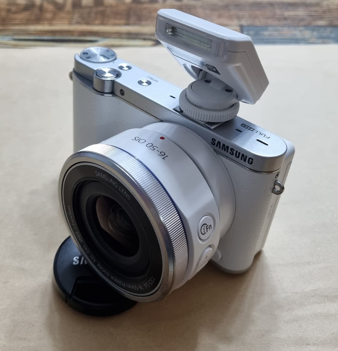 삼성 미러리스 카메라 NX3000과 16-50mm 렌즈팝나다. 상품이미지2