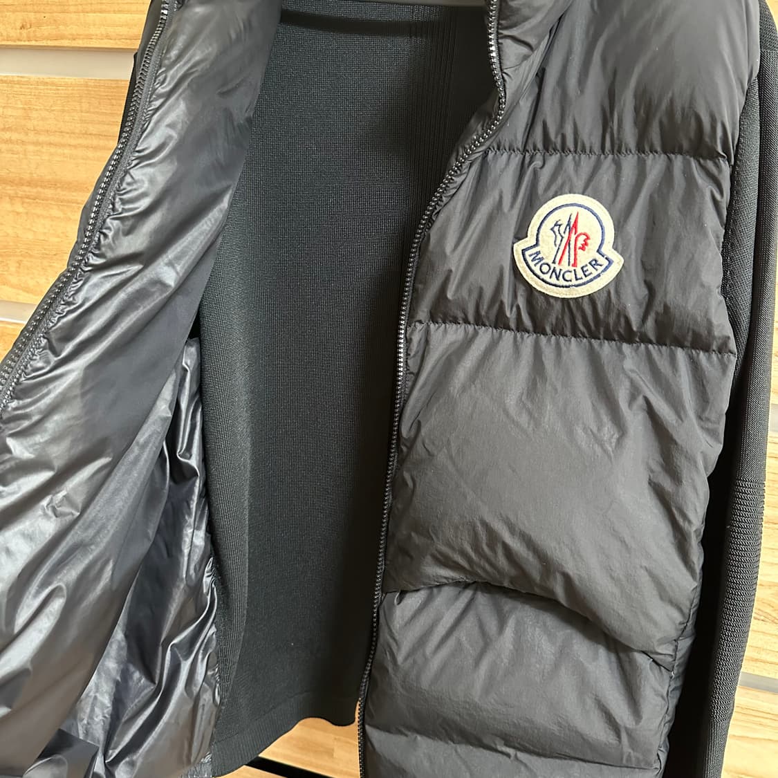 몽클레어 빅로고 니트패딩 XL 블랙 상품이미지3