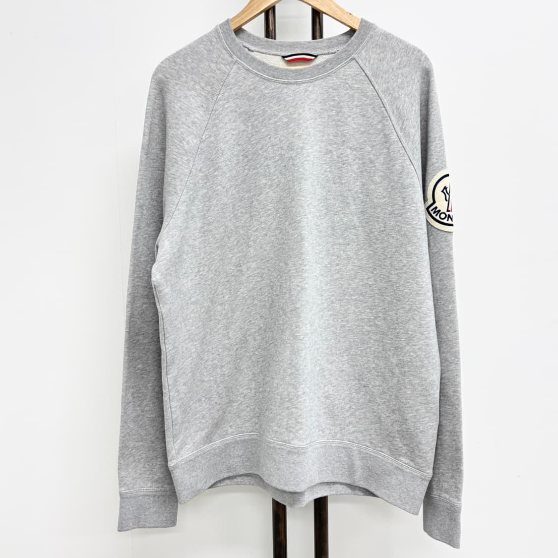 [XXL]몽클레어 빅로고 맨투맨 상품이미지1