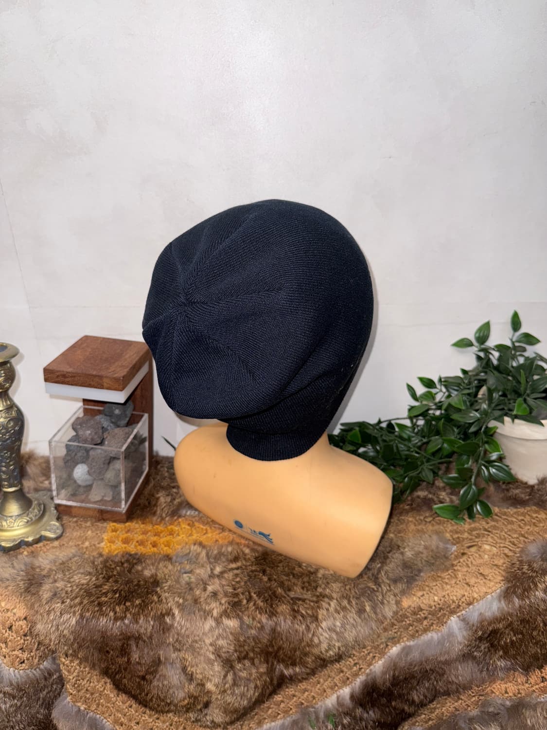 Black eyelet lettering loose knit beanie 상품이미지3