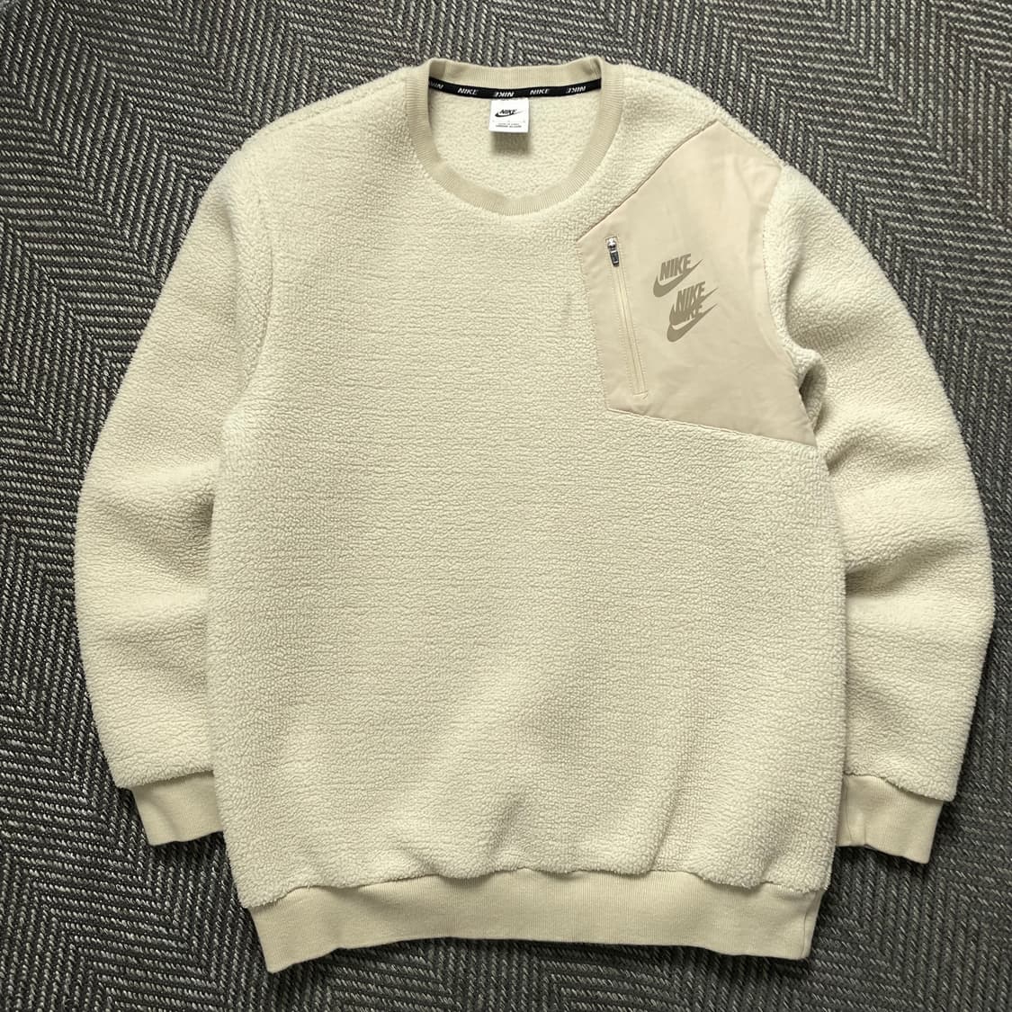 나이키 에어 스우시 멀티로고 플리스 맨투맨 y 5030 상품이미지3