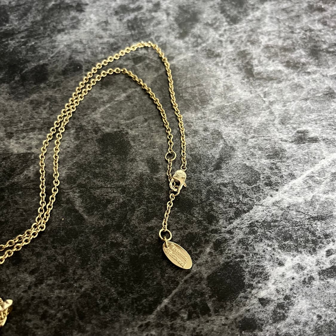 [Vivienne Westwood]비비안웨스트우드 릴리프 목걸이(골드) 상품이미지10