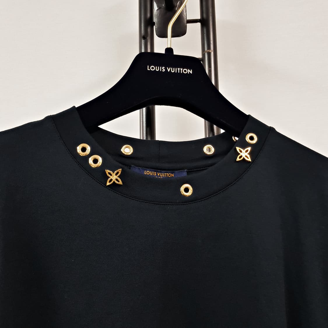 루이비통 여성 사이드 스트랩 티셔츠 1A4PFC 상품이미지2