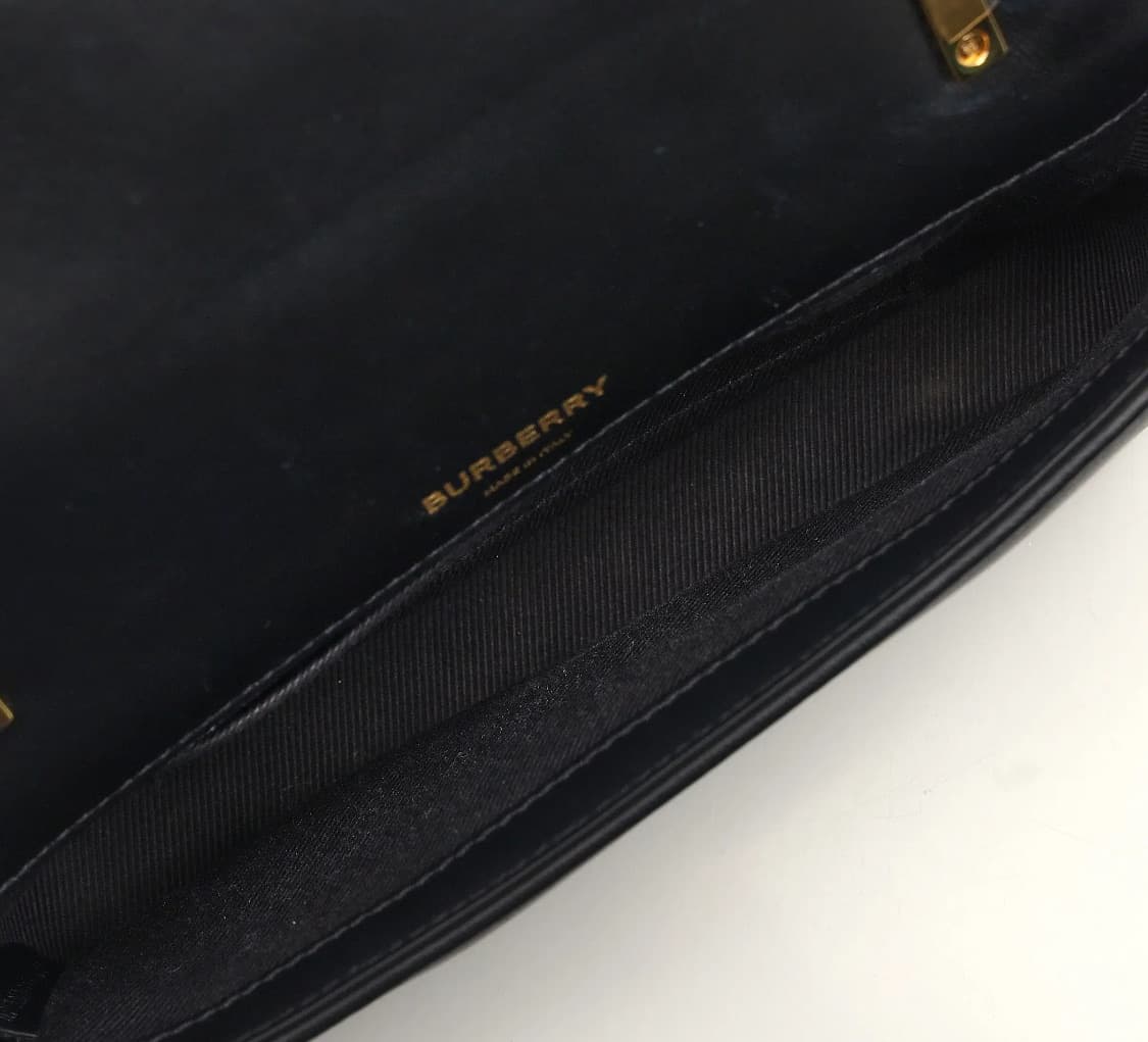 [S급] 버버리 퀼티드 레더 미니 롤라백 판매합니다!!! 상품이미지7