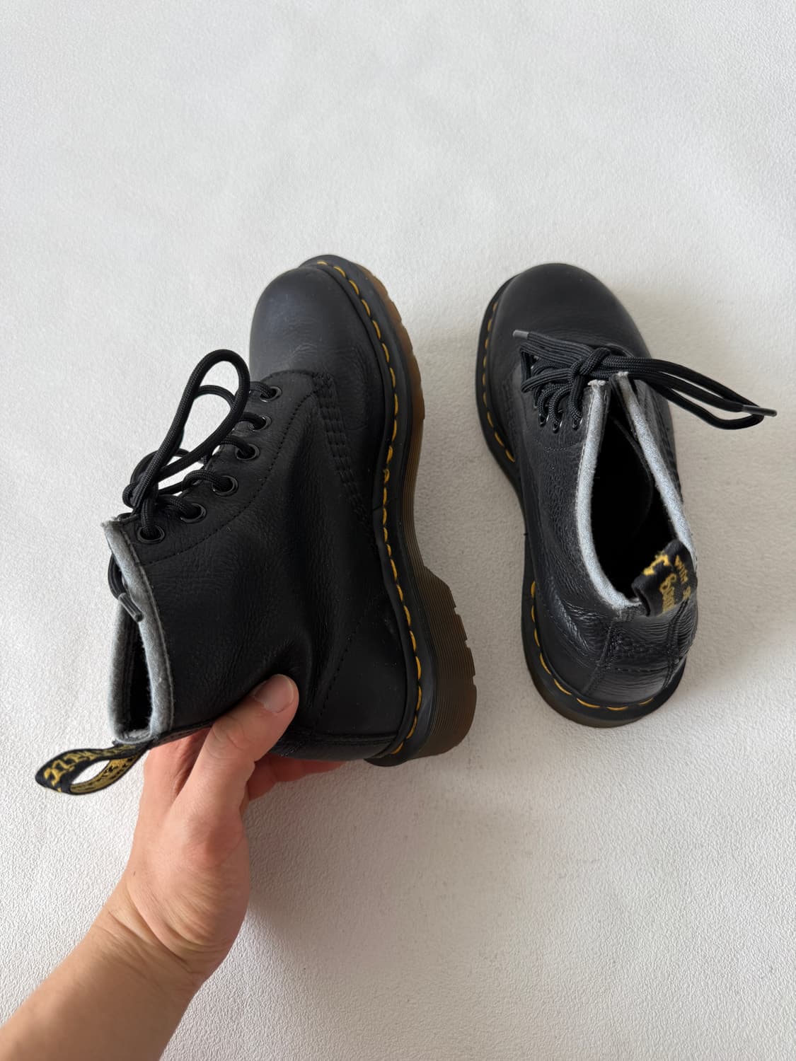 [UK4, 230]닥터마틴(Dr.Marten) 6홀 레더 부츠 상품이미지5